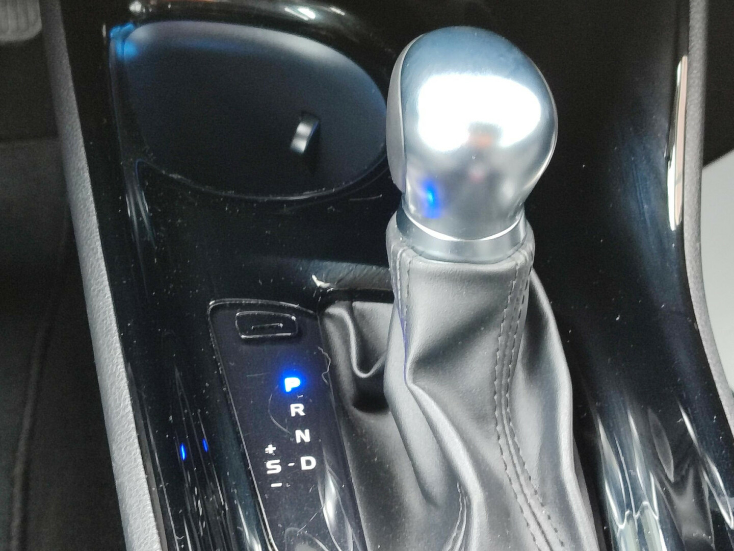Toyota-C-HR-26
