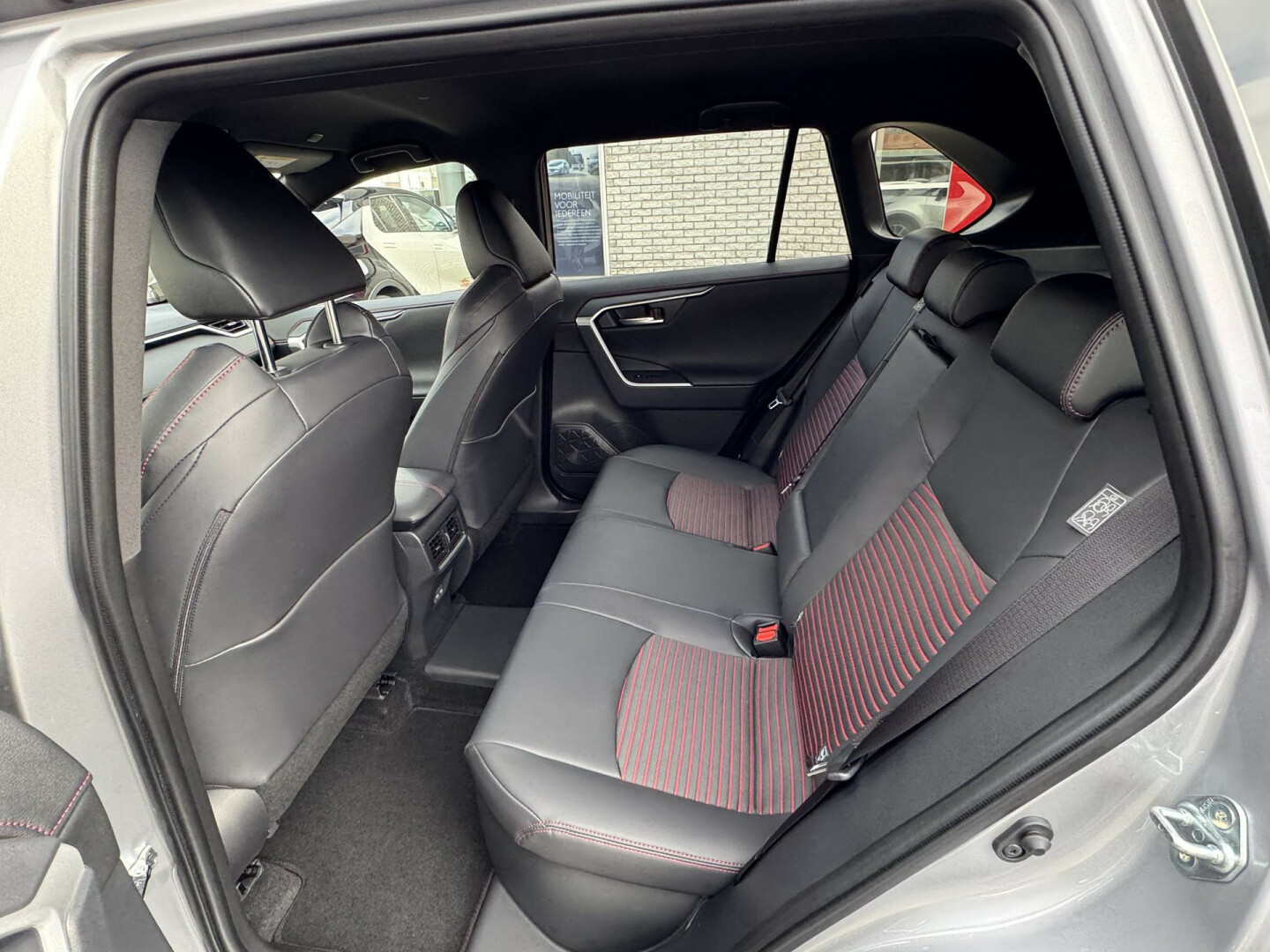 Toyota-RAV4-15
