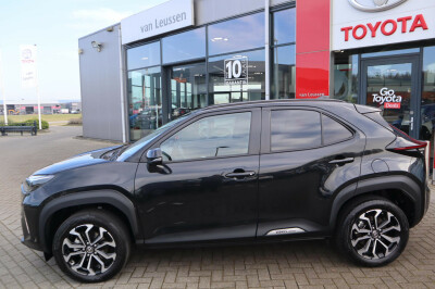 Toyota-Yaris Cross-1